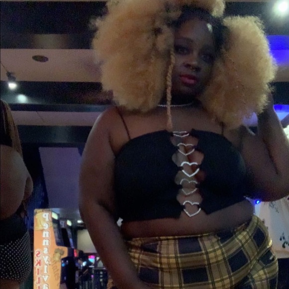 Meet your Posher, Jessica - Picture 1 of 1